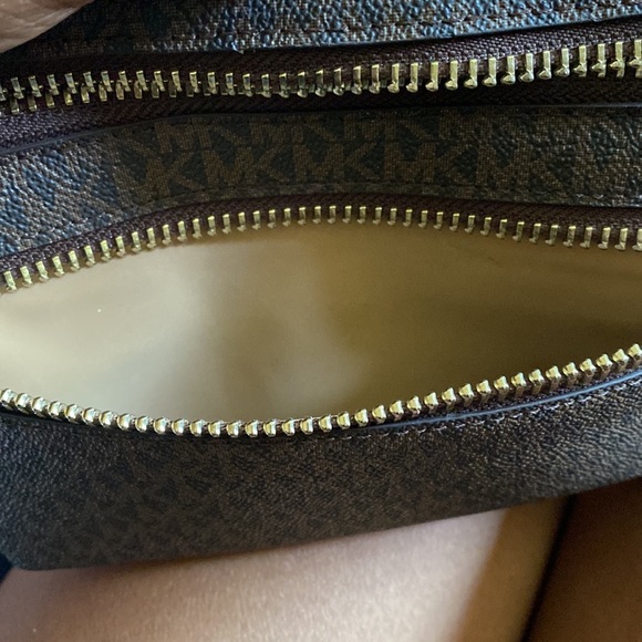 Michael Kors' belt bag in a contemporary logo-print design. - Picture 3 of 4